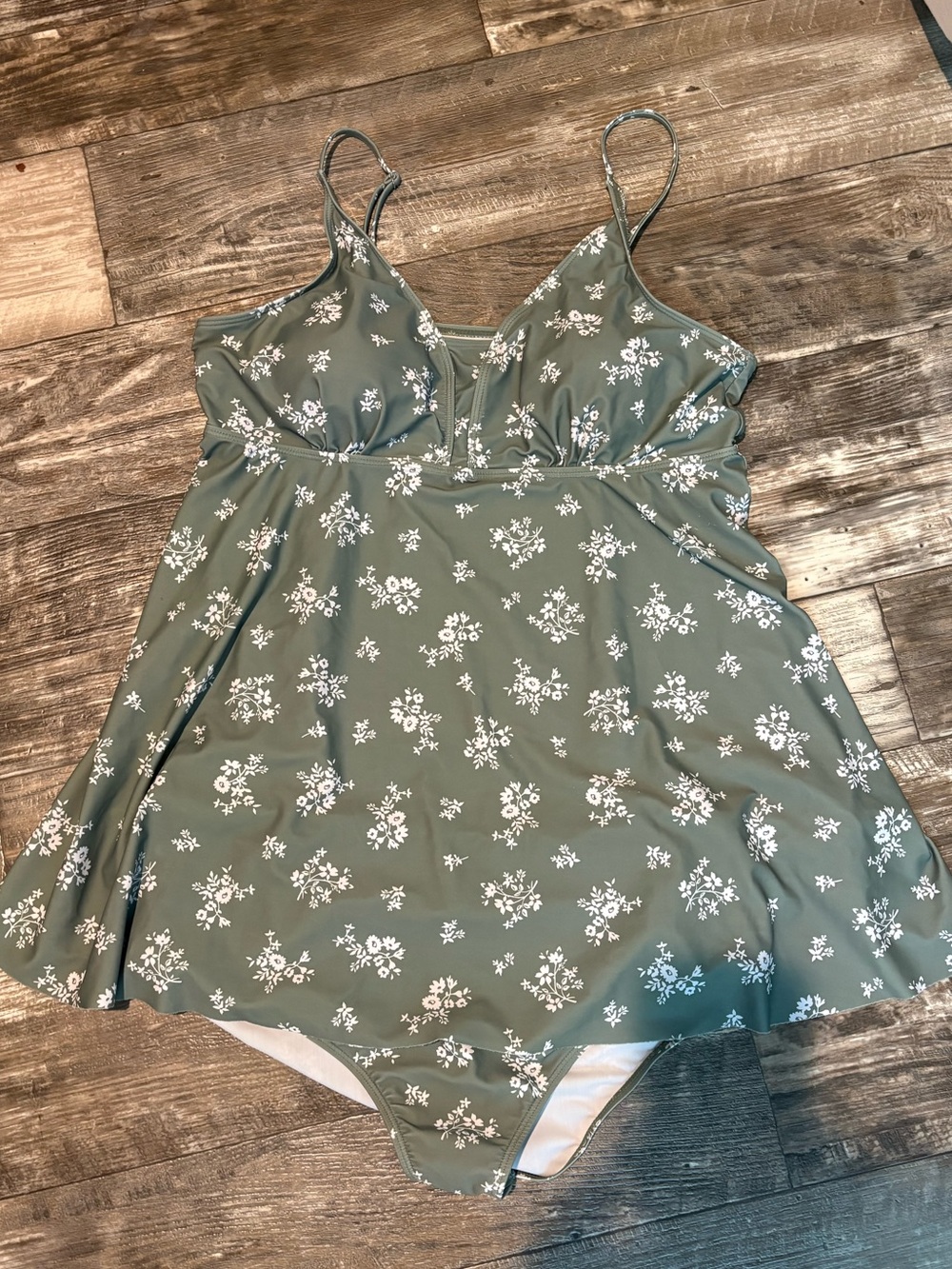 SHEIN Women’s size XL 2 Piece Swimsuit Olive Green with Floral Design
